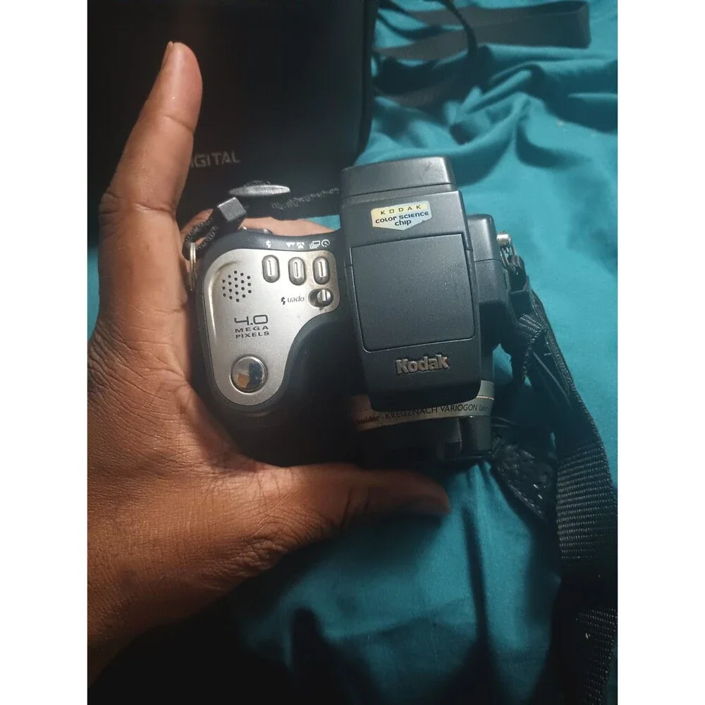 Kodak EasyShare DX6490 4MP Digital Camera 10X Optical Zoom w/ Case Tested